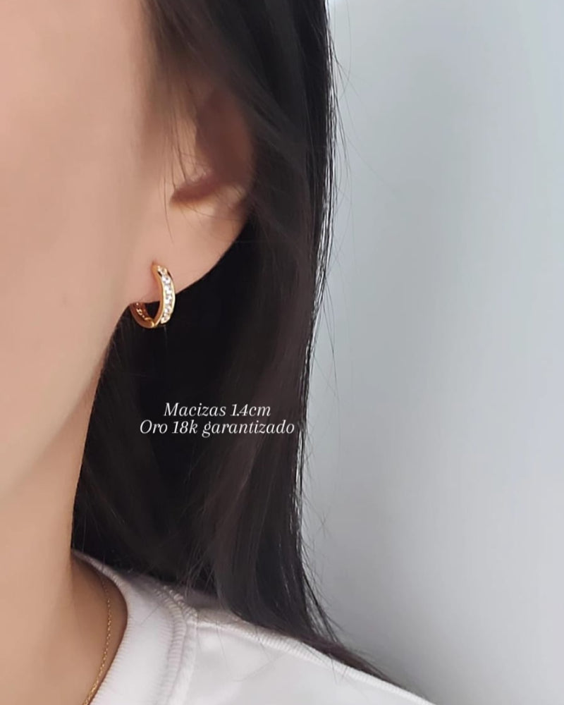 Candongas macizas 1.4cm con zircones, oro ley 750 18k
