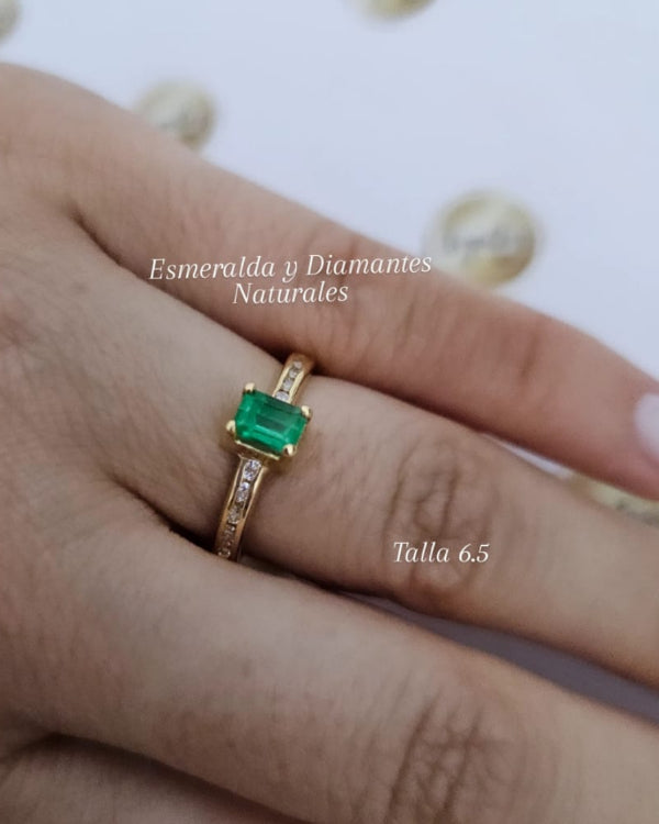 Anillo macizo, Esmeralda y Diamantes Naturales, talla 6.5, Oro 18k ley 750