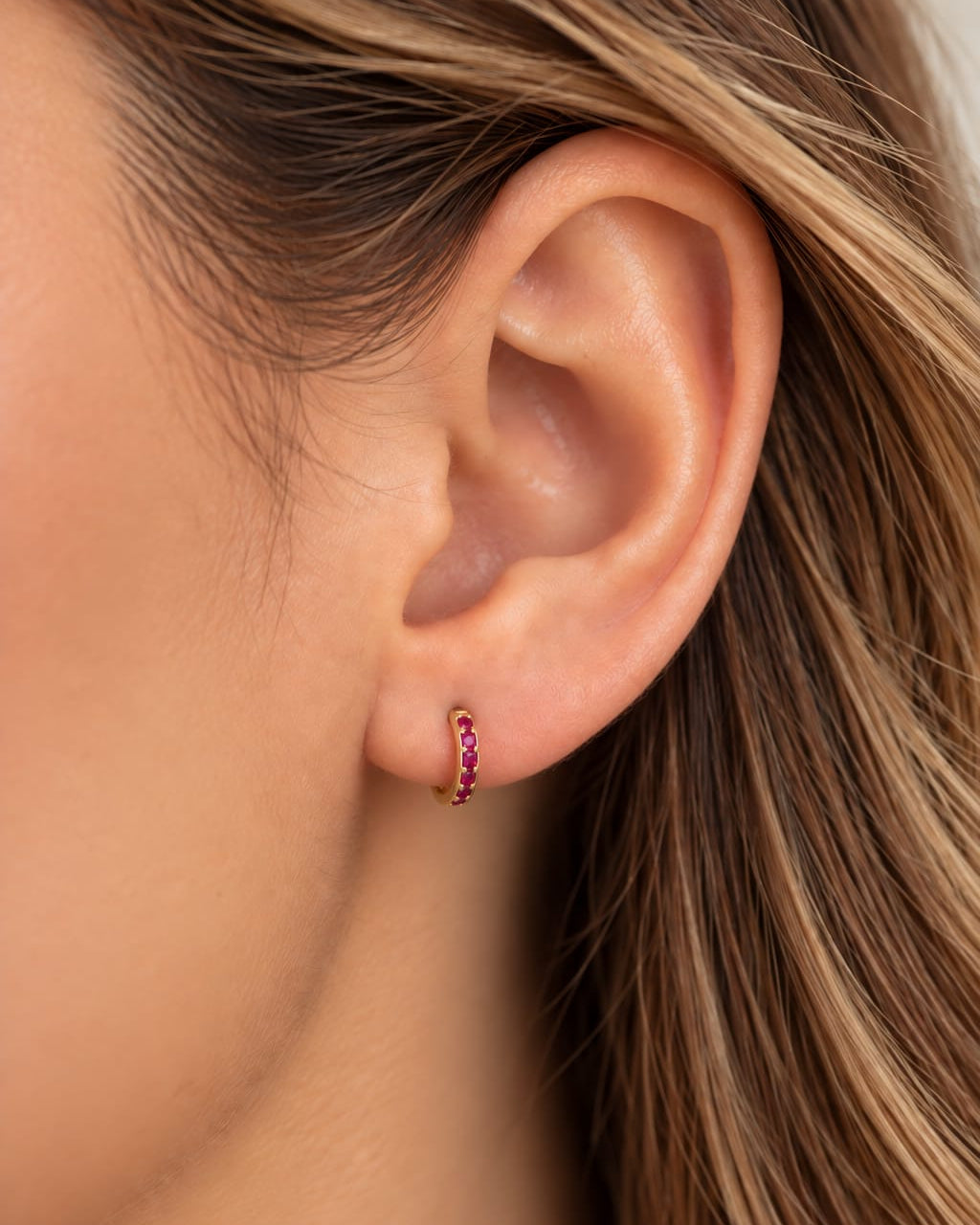 Mini Candongas 9mm macizas, zircones fucsias