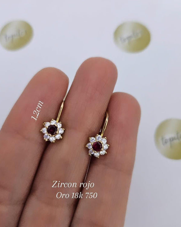 Aretas macizas flor, zircones suizos, oro 18k ley 750