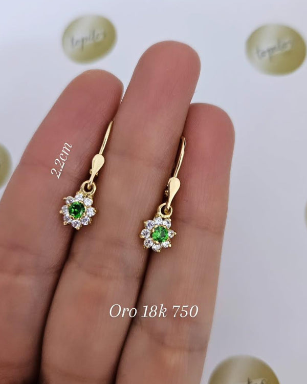 Aretas macizas, zircones suizos, oro 18k ley 750