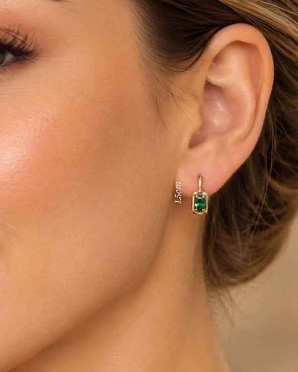 Arete 1.5cm macizo, zircon suizo, oro 18k ley 750