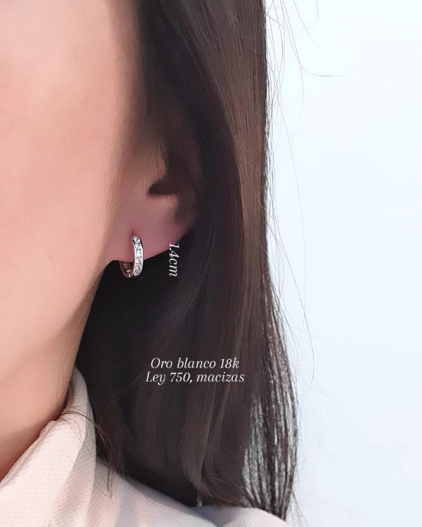Candongas 1.4cm macizas, con zircones, Oro Blanco 18k ley 750