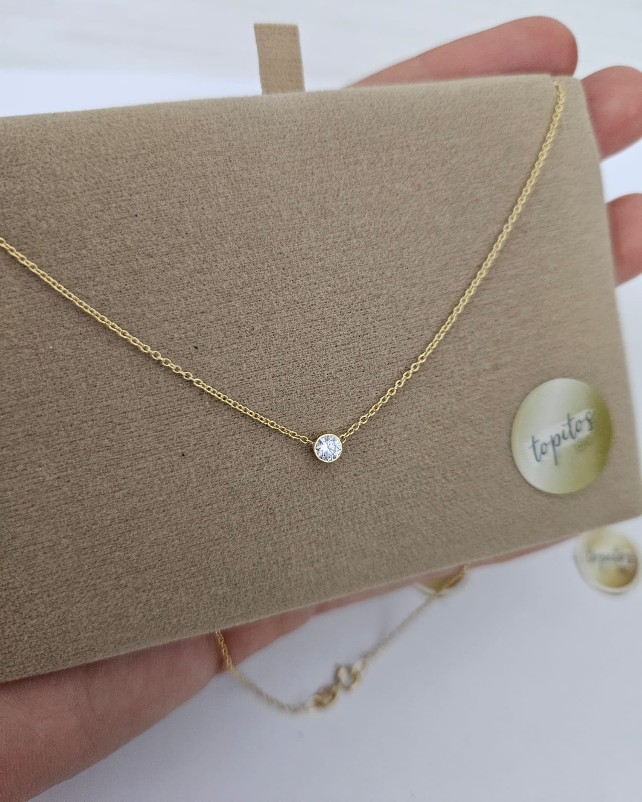 Cadena tipo Gargantilla 40cm, Tejido eslabon maciza, con zircon suizo 3.5mm