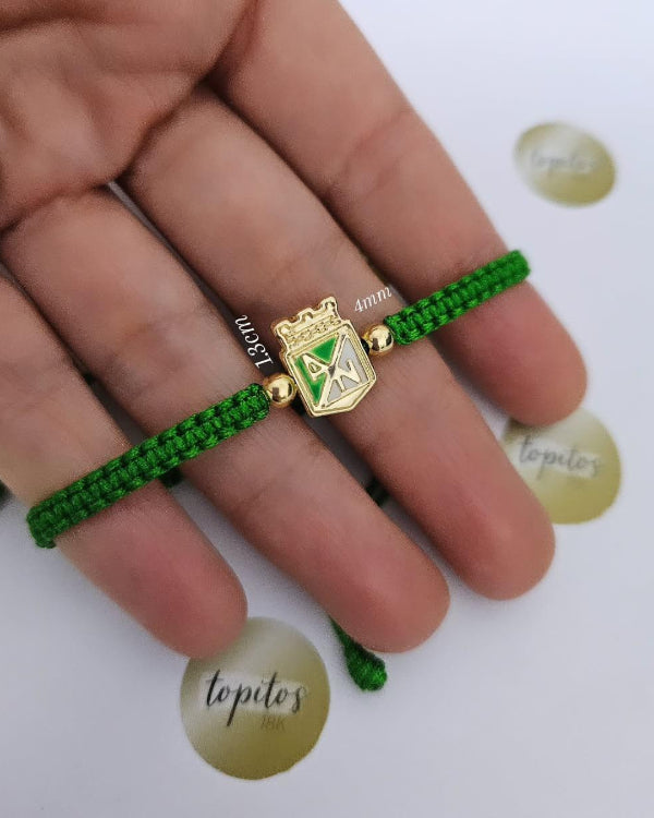 Pulsera Atlético Nacional, escudo 1.3cm y bolas 4mm
